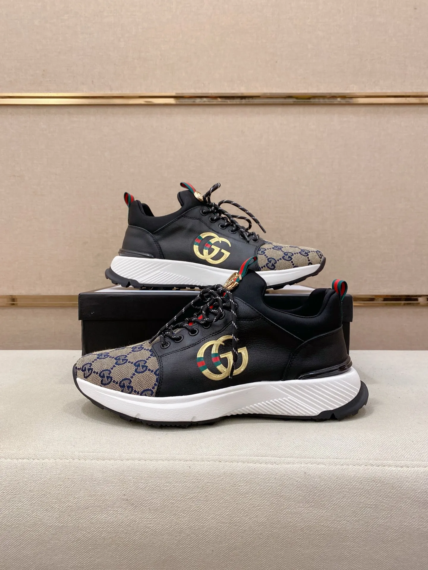 Men's clothing and shoes💰:462💰 (GUCCI) The latest model from the official website🎁🎁Casual and fashionable men's shoes👟, hot style💥The version is simple and elegant, exclusive for trendy men. The unique latest brand elements from the official website👑Original Gucci decoration, fashionable and generous, the fabric is original cowhide ✅Mesh breathable lining, the official website specifies wear-resistant casual outsole, the classic model is taken in kind at the counter🎬38-44 (can be customized for 45 non-refundable)